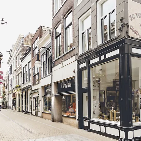 Boutique Goud En Zilver מלון